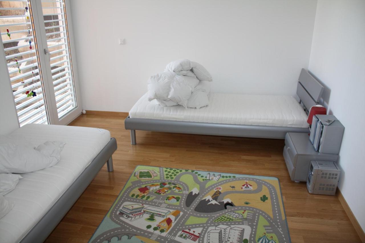 Indoor Swimming Pool, Sauna, Fitness, Private Gardens, Spacious Modern Apartment *